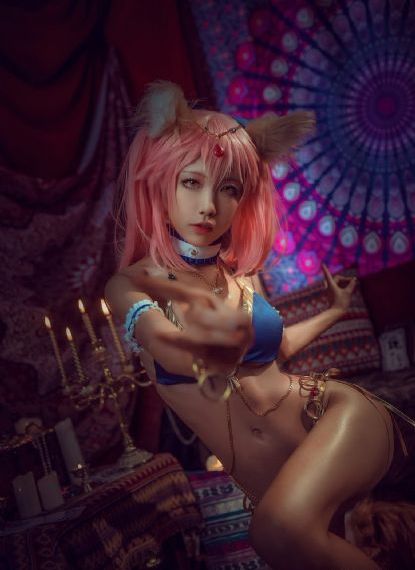 与僧侣结合的色欲之夜
