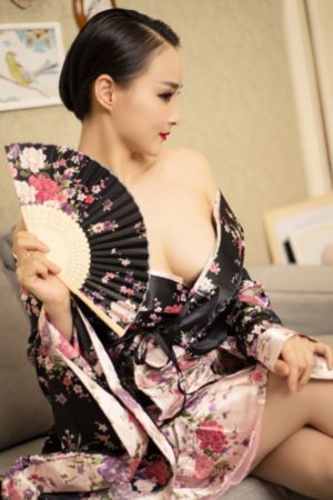 骑车的女人