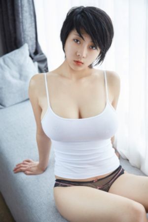 日本尤莉亚在线无删减播放
