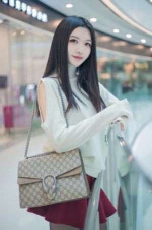 裙子里的怪兽